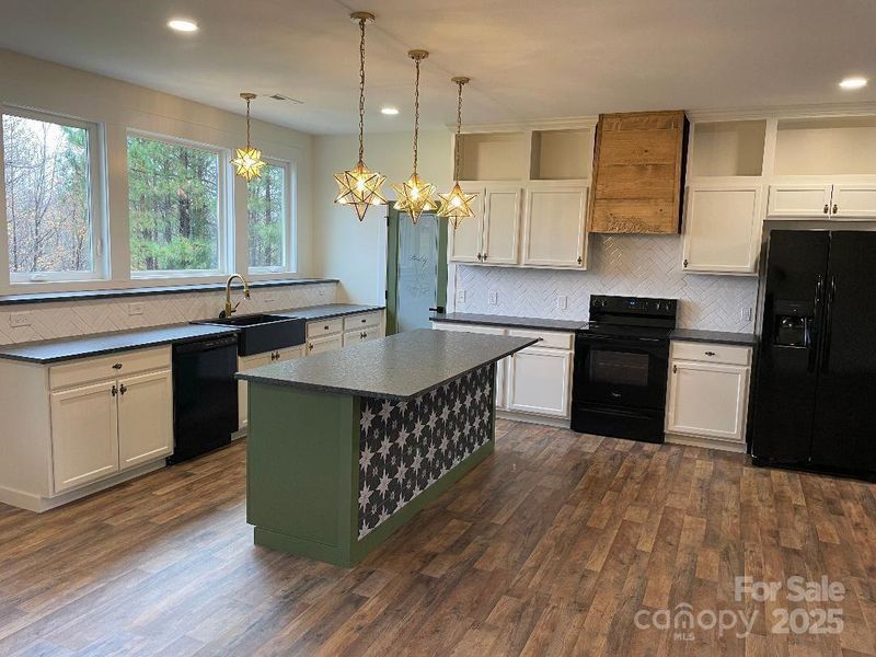 Massive kitchen for the chef in the family