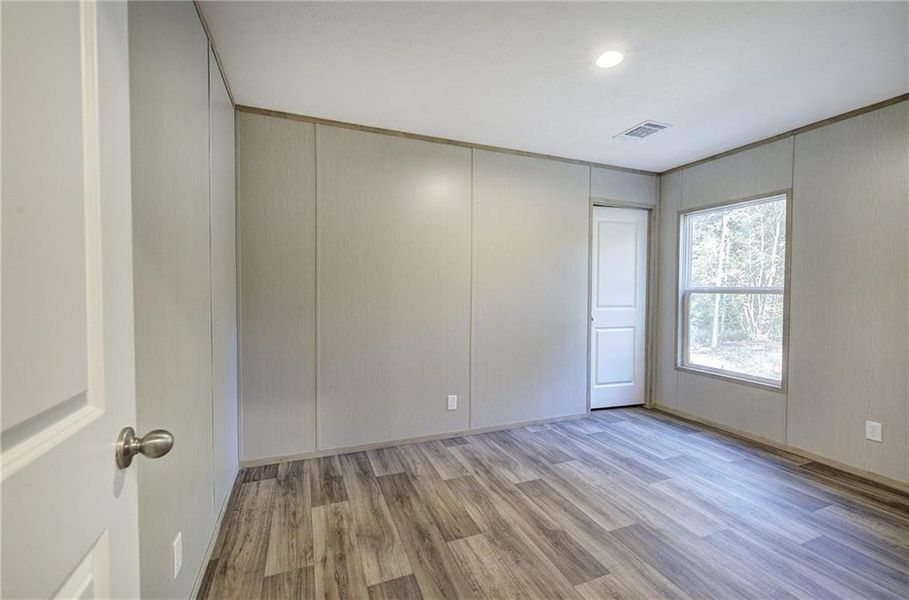 Spacious, unfurnished interior of a new home in , Talking Rock (Image 47).
