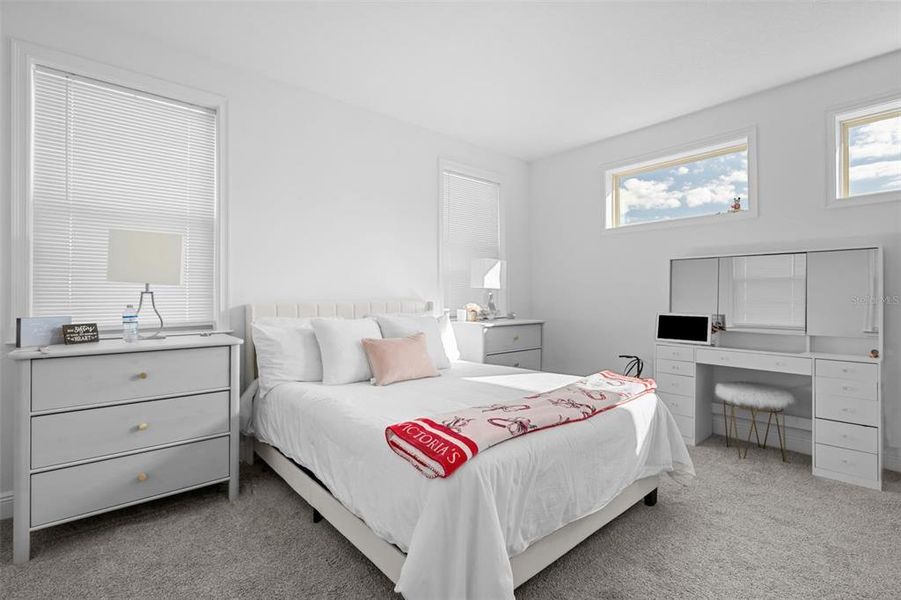 Furnished interior view inside a new home in , Orlando (Image 7).