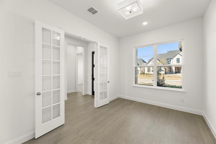 04. 3115 Tobias - Study