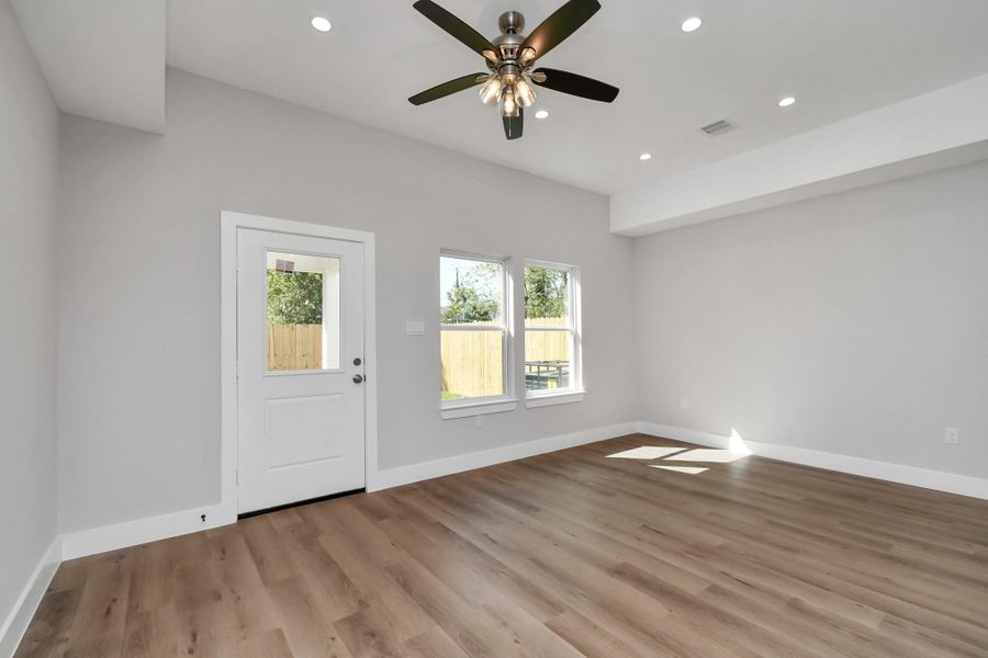 Spacious, unfurnished interior of a new home in , Houston (Image 17).