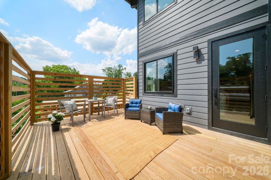 Upper back deck