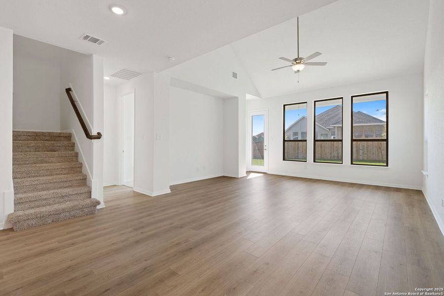 Spacious, unfurnished interior of a new home in Mayfair, New Braunfels (Image 12).