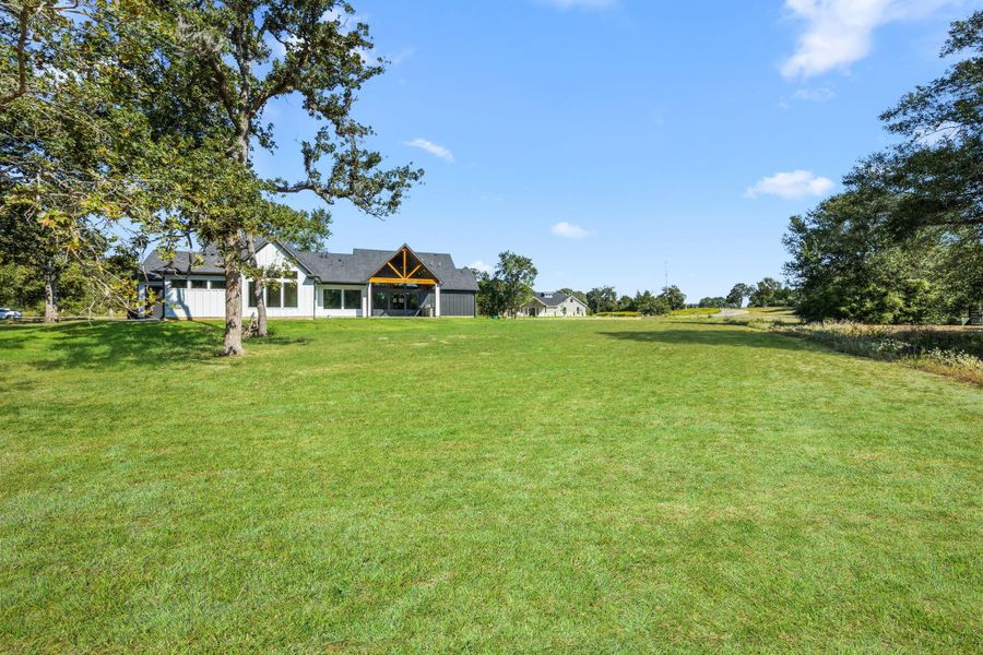 Natural landscape and outdoor views near in Bellville (Image 33). Natural landscape and outdoor views near in Bellville (Image 33).