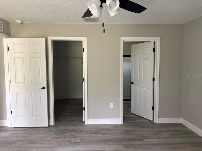 Spacious, unfurnished interior of a new home in , Dunnellon (Image 25).