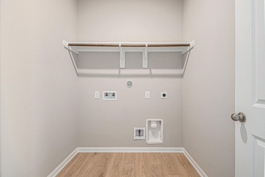 Spacious, unfurnished interior of a new home in Clear View Estates, Willis (Image 19).