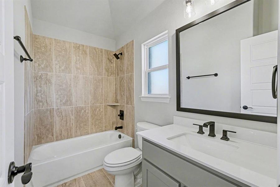 Furnished interior view inside a new home in , Prosper (Image 15).