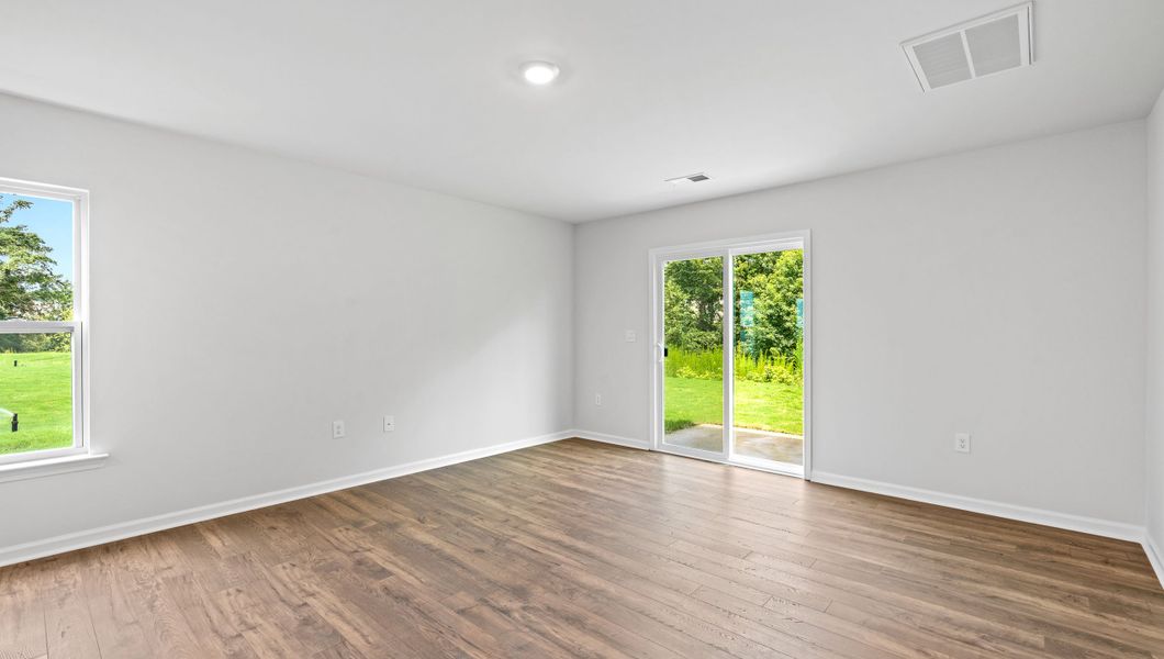 Spacious, unfurnished interior of a new home in Baxter Village, Boiling Springs (Image 18).
