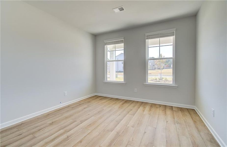 Spacious, unfurnished interior of a new home in Burchwood, Stockbridge (Image 17).