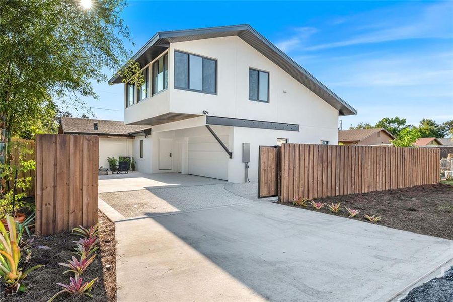 Exterior details and patio area of a home in , Winter Park (Image 29).