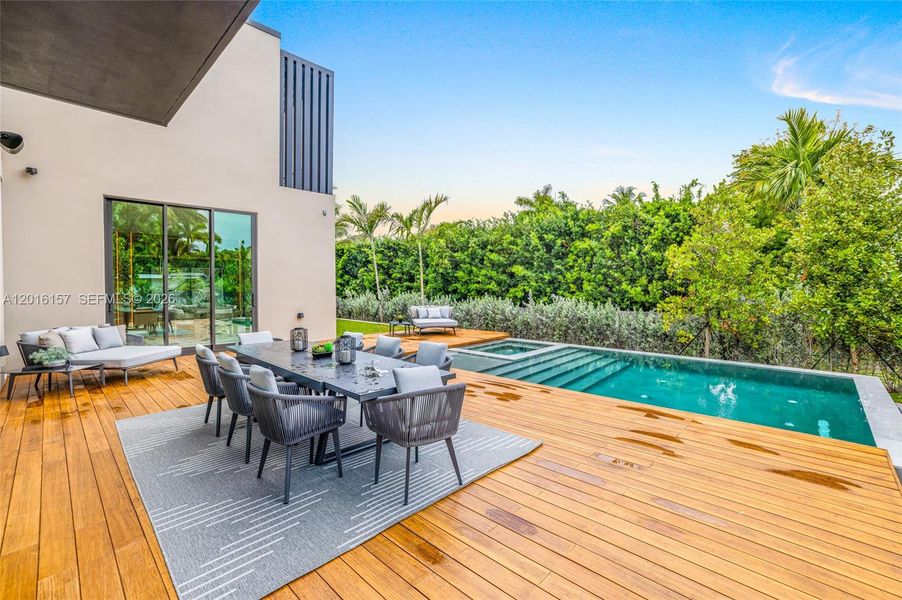 Exterior details and patio area of a home in , Miami Beach (Image 27).