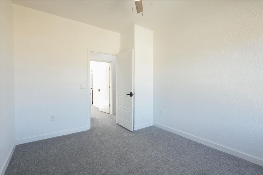 Spacious, unfurnished interior of a new home in , Conroe (Image 22).