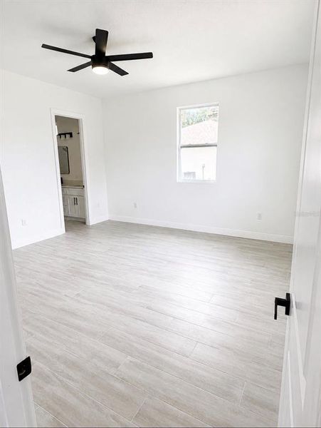 Spacious, unfurnished interior of a new home in , Palm Bay (Image 19).