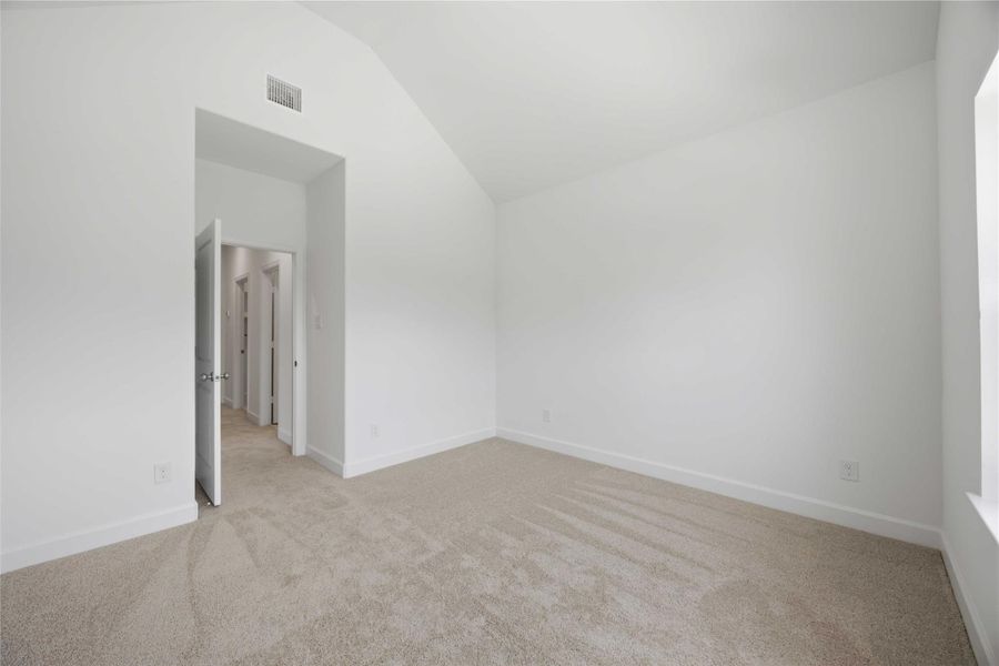 Spacious, unfurnished interior of a new home in , Houston (Image 29).