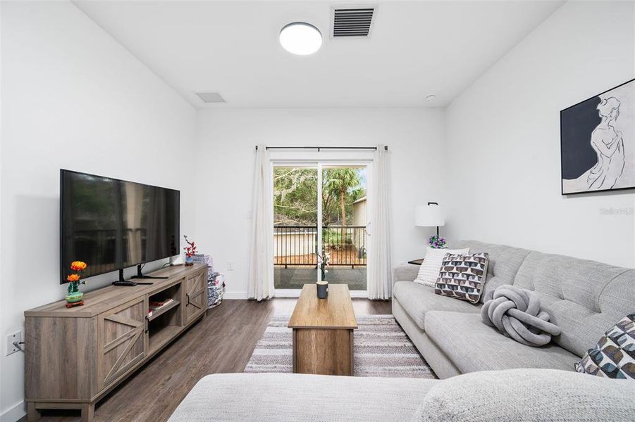 Furnished interior view inside a new home in , Gainesville (Image 7).