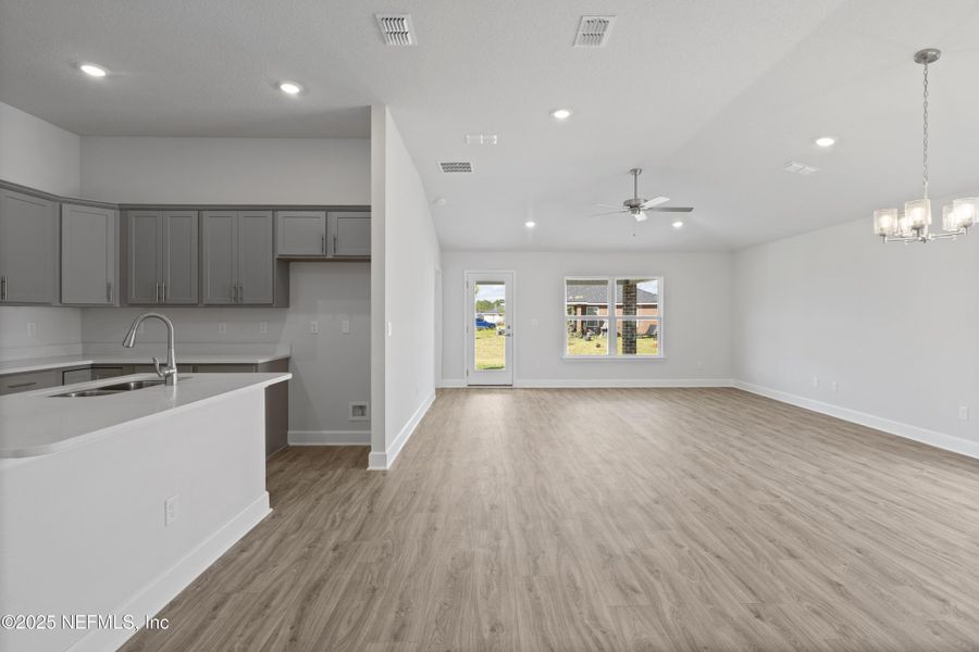 Spacious, unfurnished interior of a new home in , Green Cove Springs (Image 14).