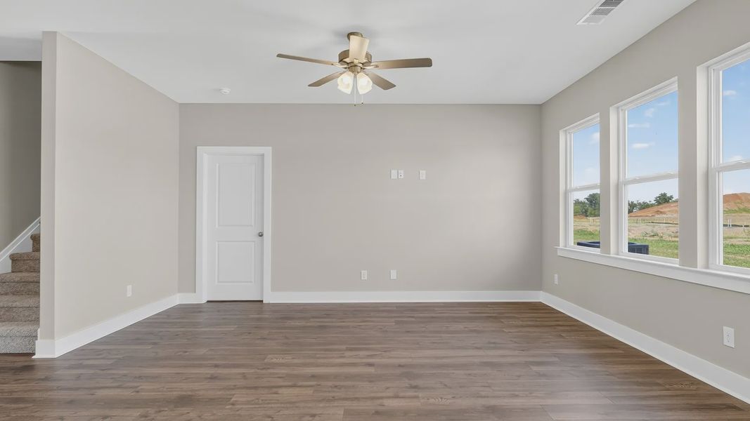 Spacious, unfurnished interior of a new home in McClure Farms, Columbia (Image 19).