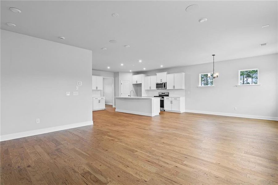Spacious, unfurnished interior of a new home in Hawthorne Ridge, McDonough (Image 26).