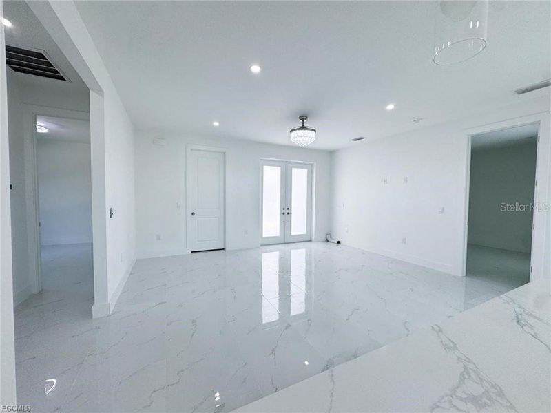 Spacious, unfurnished interior of a new home in , Lehigh Acres (Image 11).