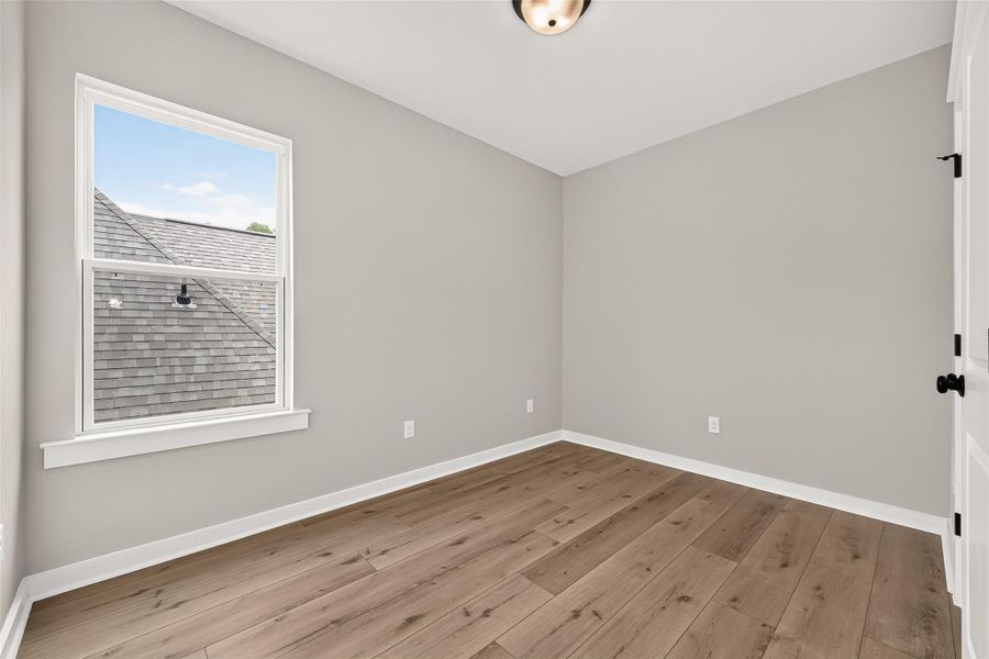 Spacious, unfurnished interior of a new home in Two Step Farm, Montgomery (Image 20).