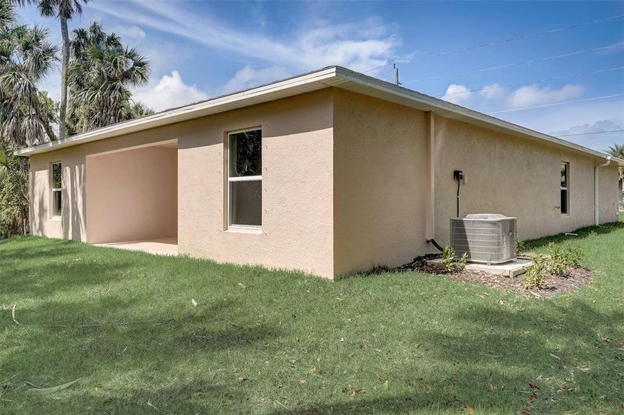 Exterior details and patio area of a home in Citrus Springs, Citrus Springs (Image 20).