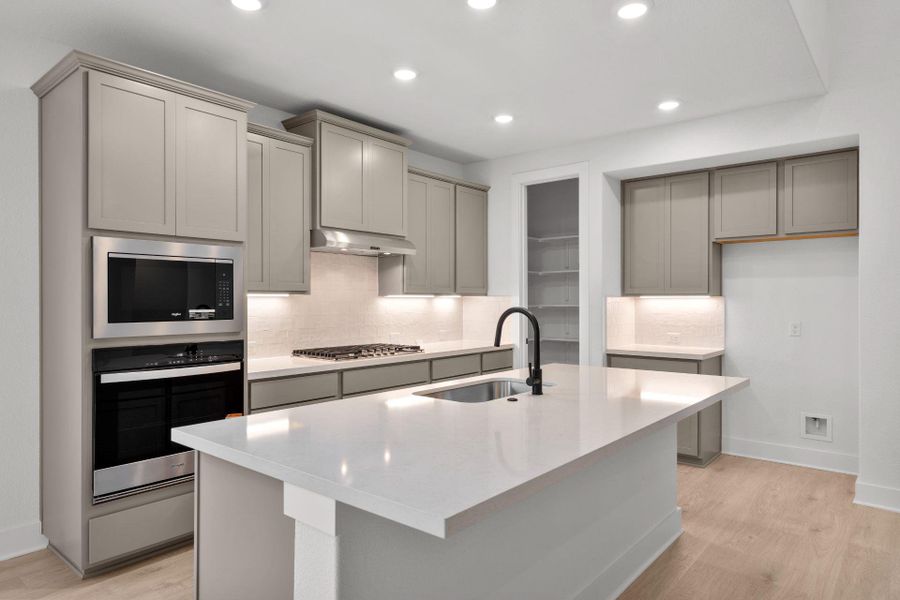 Stunning finishes in Light & Bright Kitchen