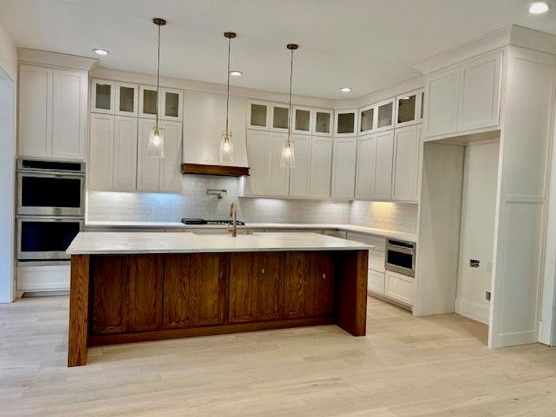 Furnished interior view inside a new home in , Jefferson (Image 6).