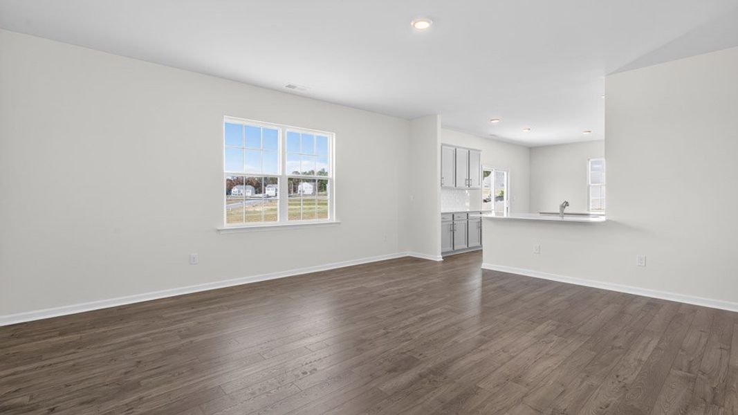 Spacious, unfurnished interior of a new home in Cambridge Park, Mebane (Image 16).