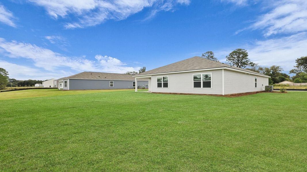 Exterior details and patio area of a home in Huggins Hill, Manning (Image 17).