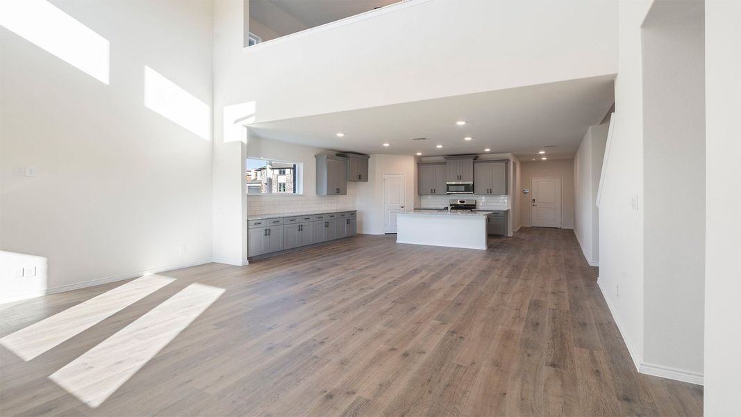 Spacious, unfurnished interior of a new home in The Preserve at Forum, Grand Prairie (Image 17).