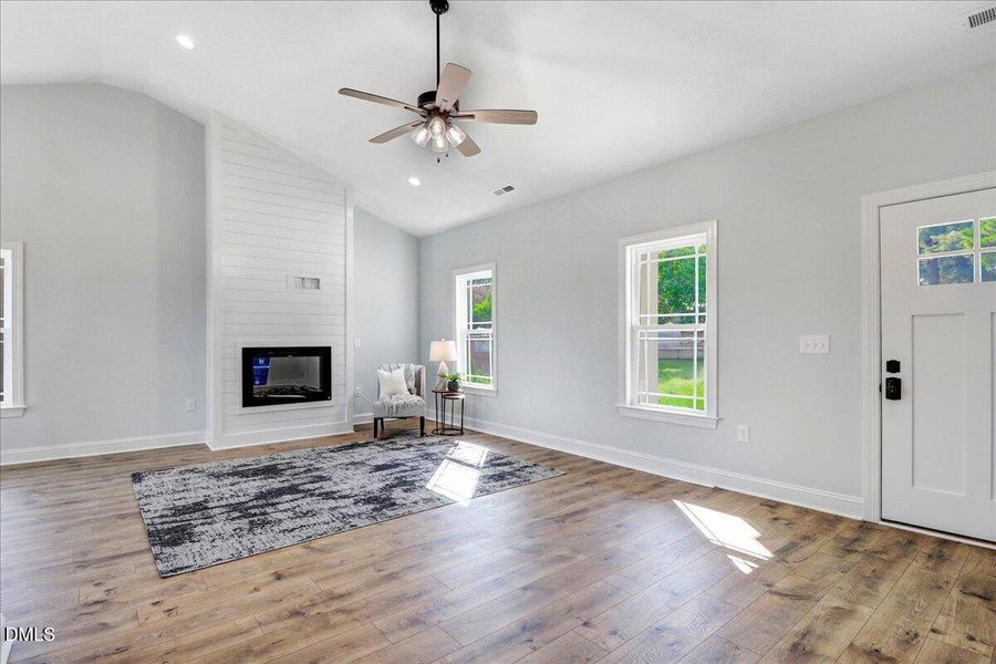 14-512 S Vance St-14