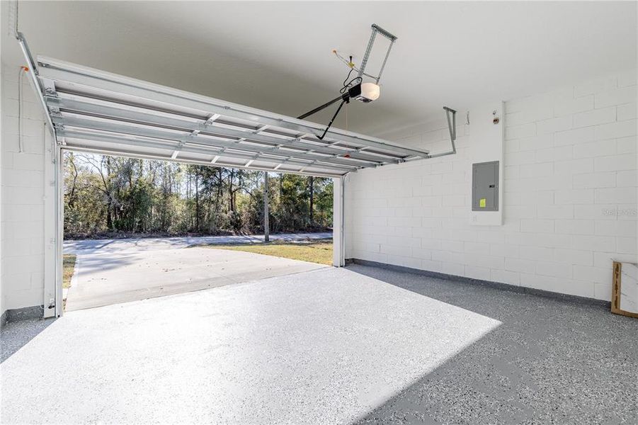 Spacious, unfurnished interior of a new home in , Citrus Springs (Image 35).