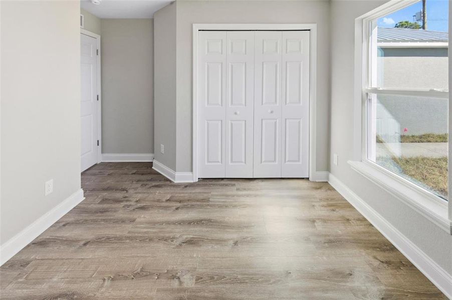 Spacious, unfurnished interior of a new home in , Frostproof (Image 14).