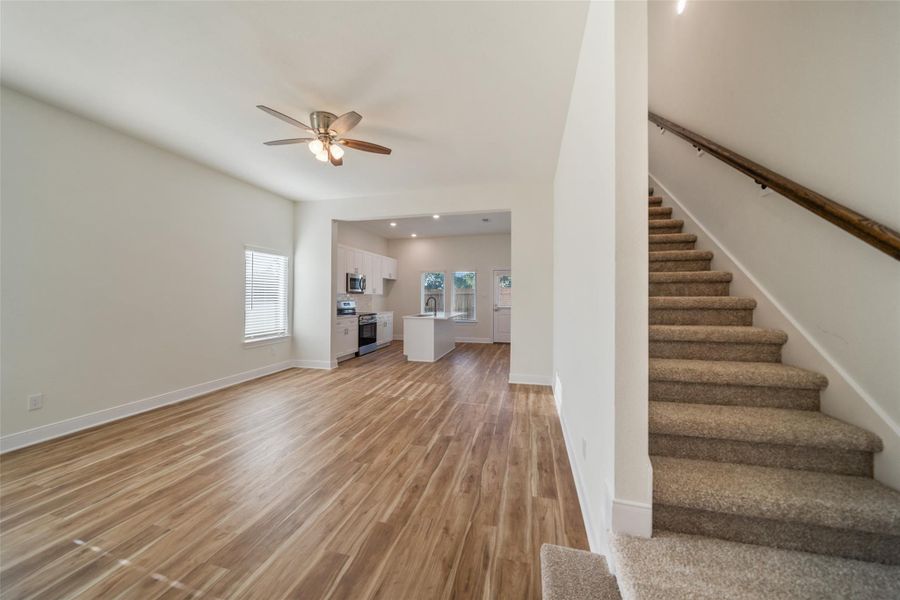 Open concept upon entry.