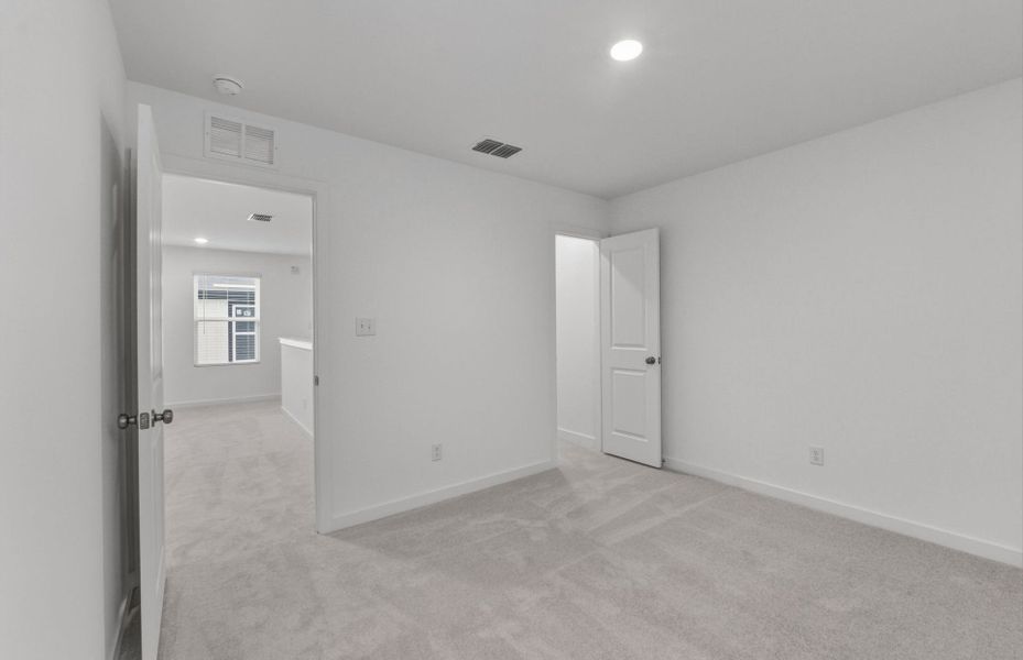 Spacious, unfurnished interior of a new home in Cameron Place, Austin (Image 28).