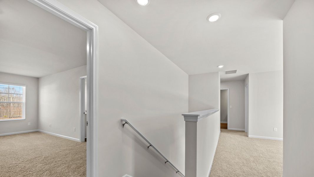 Spacious, unfurnished interior of a new home in Poplar Preserve, Newnan (Image 20).
