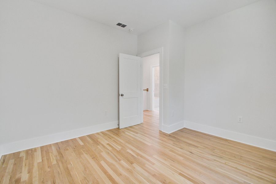 Spacious, unfurnished interior of a new home in , Mount Pleasant (Image 41).