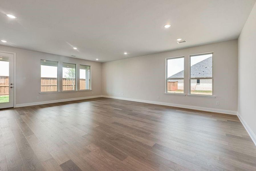 Spacious, unfurnished interior of a new home in Spiritas Ranch, Little Elm (Image 15).