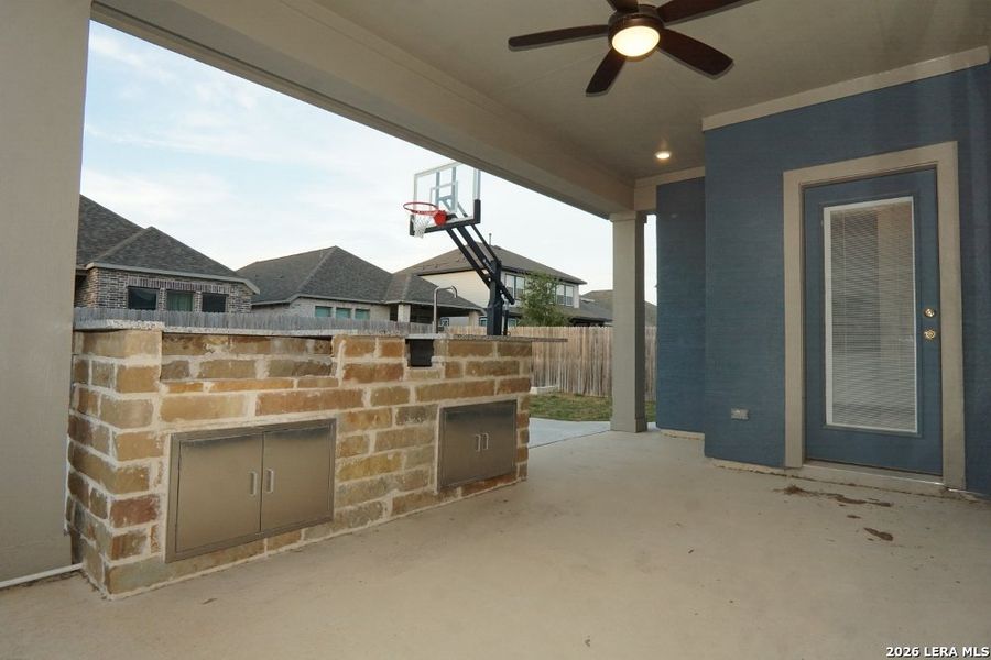 Exterior details and patio area of a home in Ladera - High Point 45', San Antonio (Image 23).