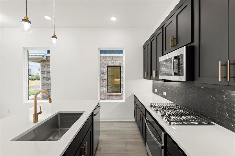 11. 713 Kerrville - Kitchen (4) 11. 713 Kerrville - Kitchen (4)