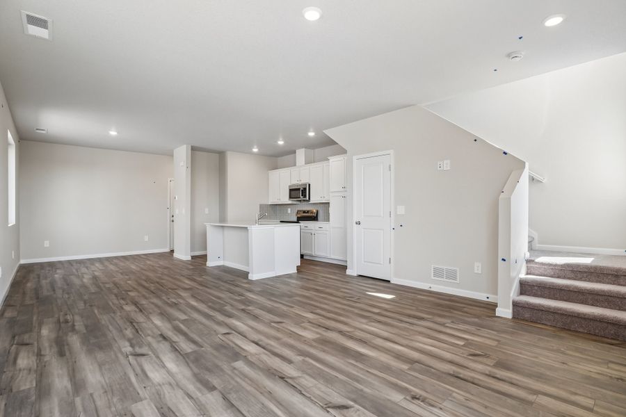 Spacious, unfurnished interior of a new home in Pintail Commons at Johnstown Village, Johnstown (Image 12).