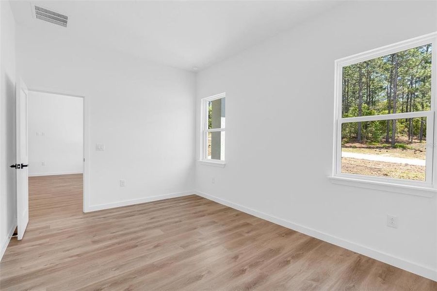Spacious, unfurnished interior of a new home in , Citrus Springs (Image 39).