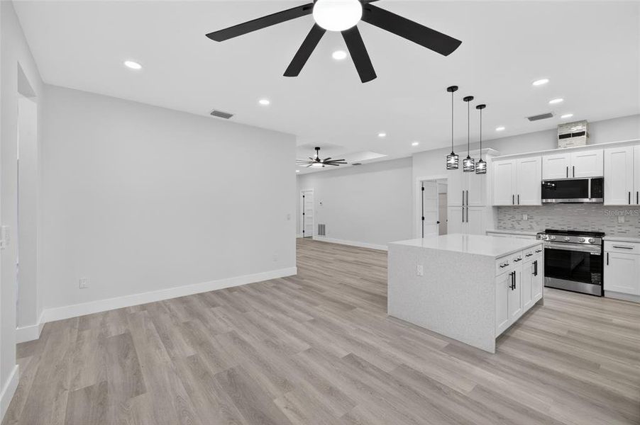 Spacious, unfurnished interior of a new home in , Spring Hill (Image 23).
