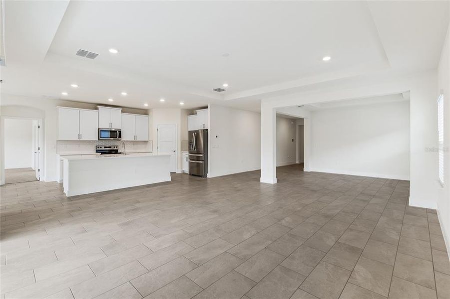 Spacious, unfurnished interior of a new home in , Newberry (Image 18).