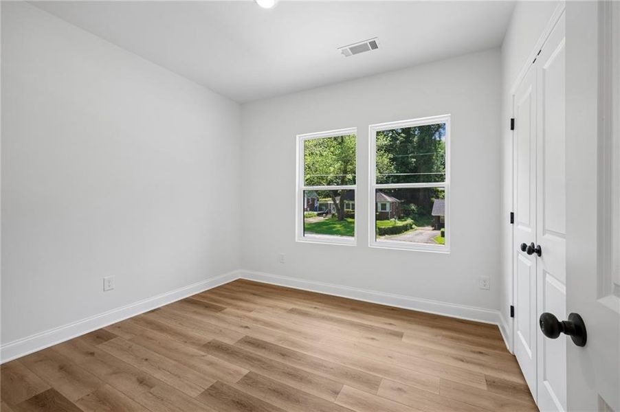 Spacious, unfurnished interior of a new home in , Atlanta (Image 26).