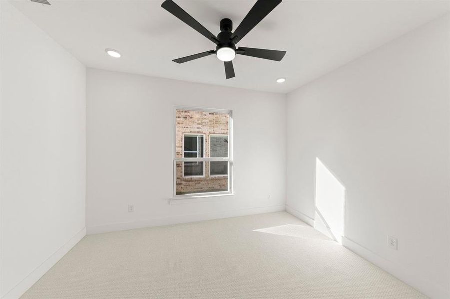 Spacious, unfurnished interior of a new home in Edgewood Creek, Celina (Image 33).