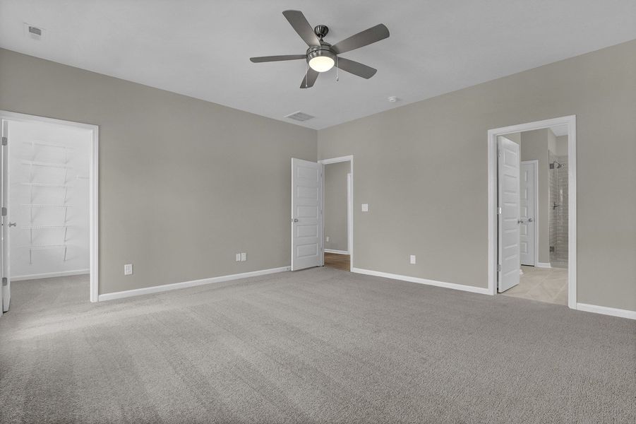 Spacious, unfurnished interior of a new home in East Wynd, Hampstead (Image 21).