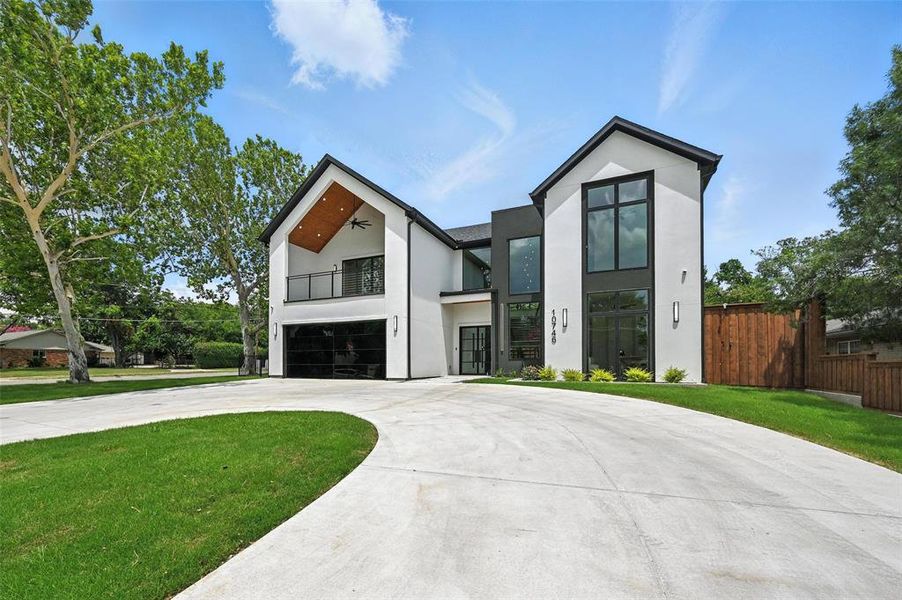 Front exterior of a new home in , Dallas, TX, highlighting curb appeal (Image 28).