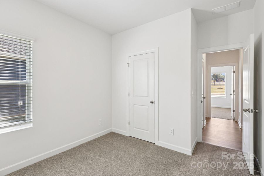 Spacious, unfurnished interior of a new home in Brighton Springs, York (Image 19).