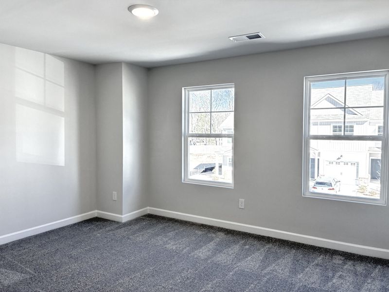 Spacious, unfurnished interior of a new home in Miller Park, Greenville (Image 22).